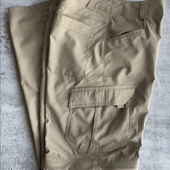 Columbia Convertible Pants Sz 32/32 NWOT. - Picture 2 of 6